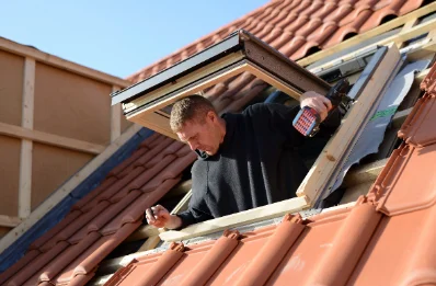 Pose de fenêtres de toit Velux à Lautenbachzell